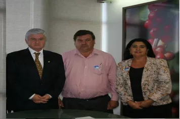 Prefeito Jorge Sloboda visitou o gabinete do Deputado Federal Valdir Rossoni em Brasília.