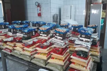 DISTRIBUIÇÃO DA MERENDA ESCOLAR