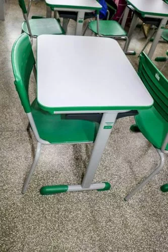 ESCOLAS MUNICIPAIS GANHAM CARTEIRAS NOVAS