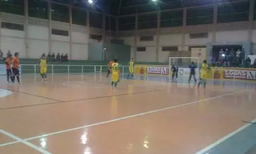 Barreirinha x Diulas fazem a final do futsal municipal.