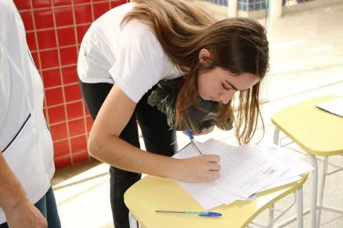 ENTREGA DO KIT ESCOLAR